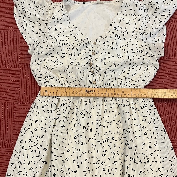 Main Strip women’s small White and Black lined Dress - Picture 6 of 15